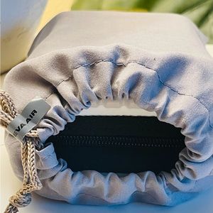 Rimowa EVA Air business class Amenity kit (pearl white)